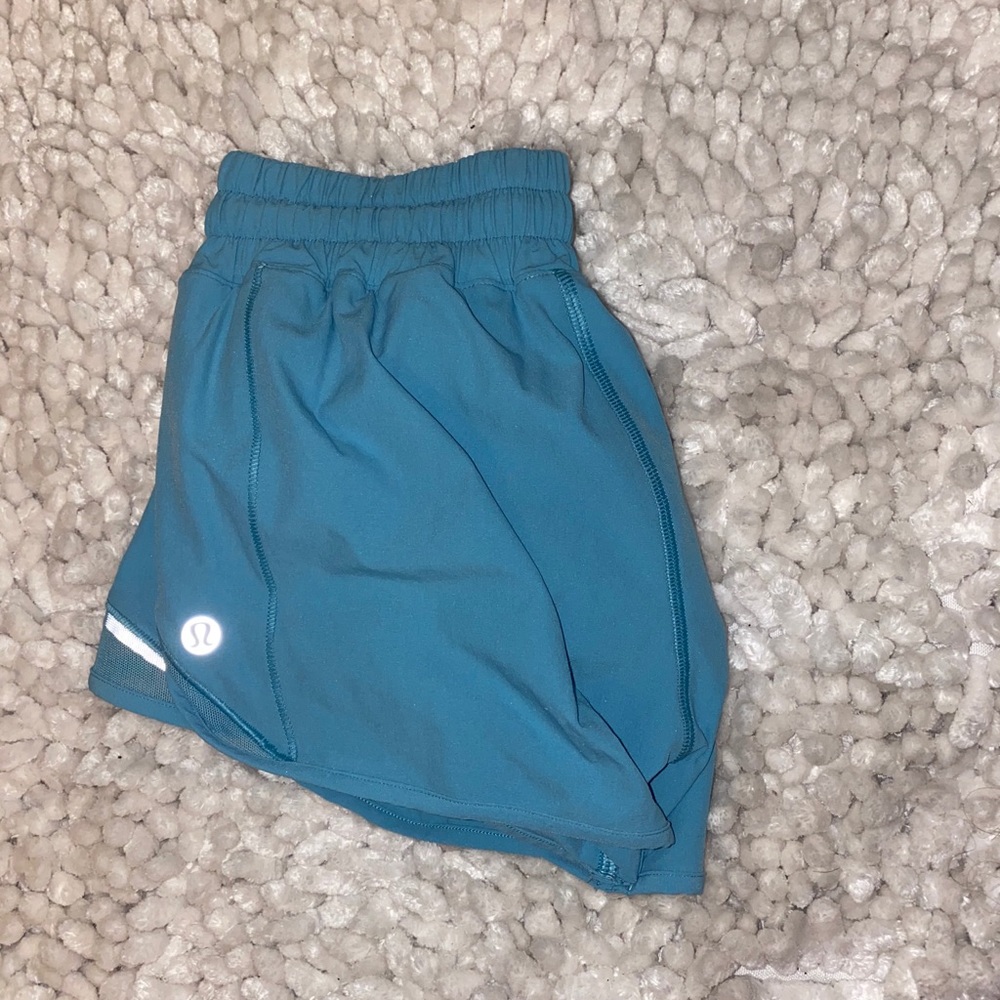 LULULEMON HOTTY HOT SHORTS SZ 2